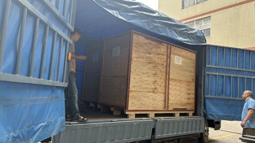 последние новости компании о 2 комплекта индивидуальных машин для упаковки перчаток из PCL отправляются клиентам